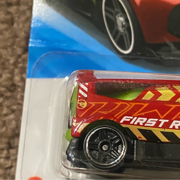New Hot Wheels 2025 Ford Performance Supervan 4 Treasure Hunt A Case Long Card - Picture 3 of 5